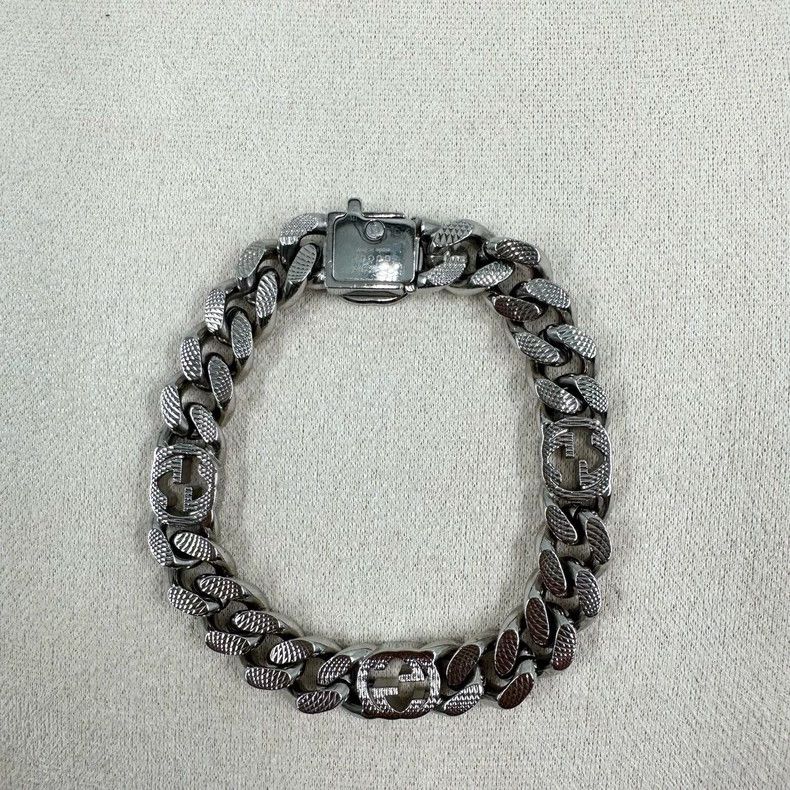 Gucci Gucci Silver Double G Interlocking Bracelet Size ONE SIZE - 2 Thumbnail
