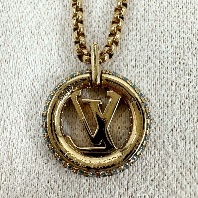 Louis Vuitton Louis Vuitton Gold Circle Logo Necklace Size ONE SIZE - 6 Thumbnail