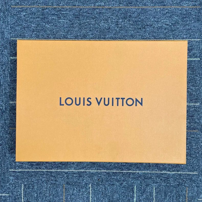 Louis Vuitton Louis Vuitton Double-Sided Logo Scarf Size ONE SIZE - 5 Thumbnail