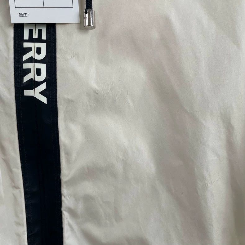 Burberry Burberry Lightweight Hooded Jacket UK10 Size Size US M / EU 48-50 / 2 - 2 Thumbnail