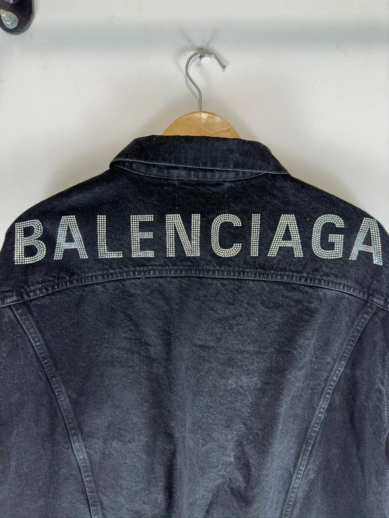 Balenciaga Balenciaga Logo Denim Jacket with Rhinestones Size US XXL / EU 58 / 5 - 4 Thumbnail