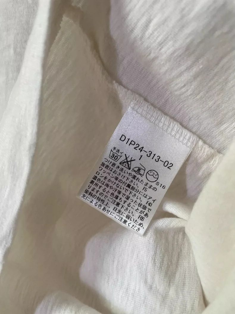 Burberry Burberry Short Sleeve V-Neck T-Shirt Size US S / EU 44-46 / 1 - 6 Thumbnail