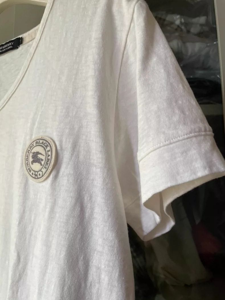 Burberry Burberry Short Sleeve V-Neck T-Shirt Size US S / EU 44-46 / 1 - 5 Thumbnail