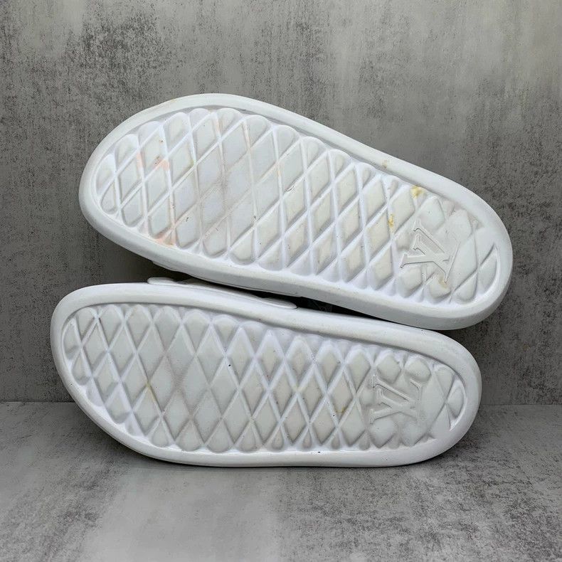 Louis Vuitton White Embossed Slip-On Sandals Size 8 Size US 8 / EU 41 - 5 Thumbnail