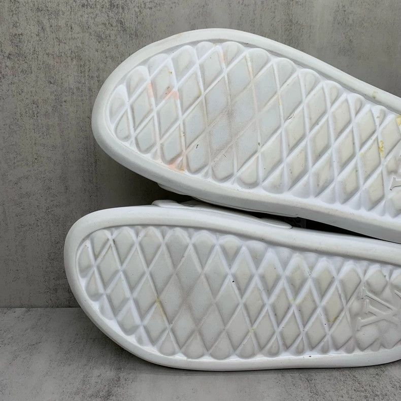 Louis Vuitton White Embossed Slip-On Sandals Size 8 Size US 8 / EU 41 - 6 Thumbnail