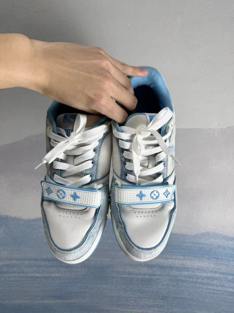 Louis Vuitton Louis Vuitton LV Trainer Sneakers with Velcro Size US 10.5 / EU 43-44 - 3 Thumbnail