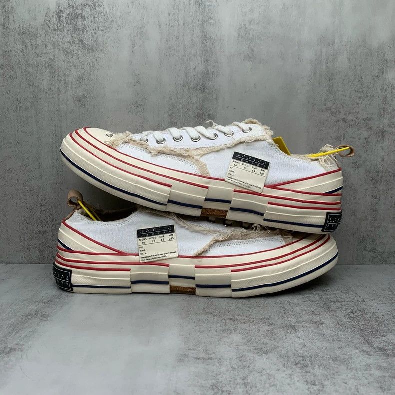 Common Projects White Canvas Sneakers with Red Stripes Size US 10.5 / EU 43-44 - 3 Thumbnail