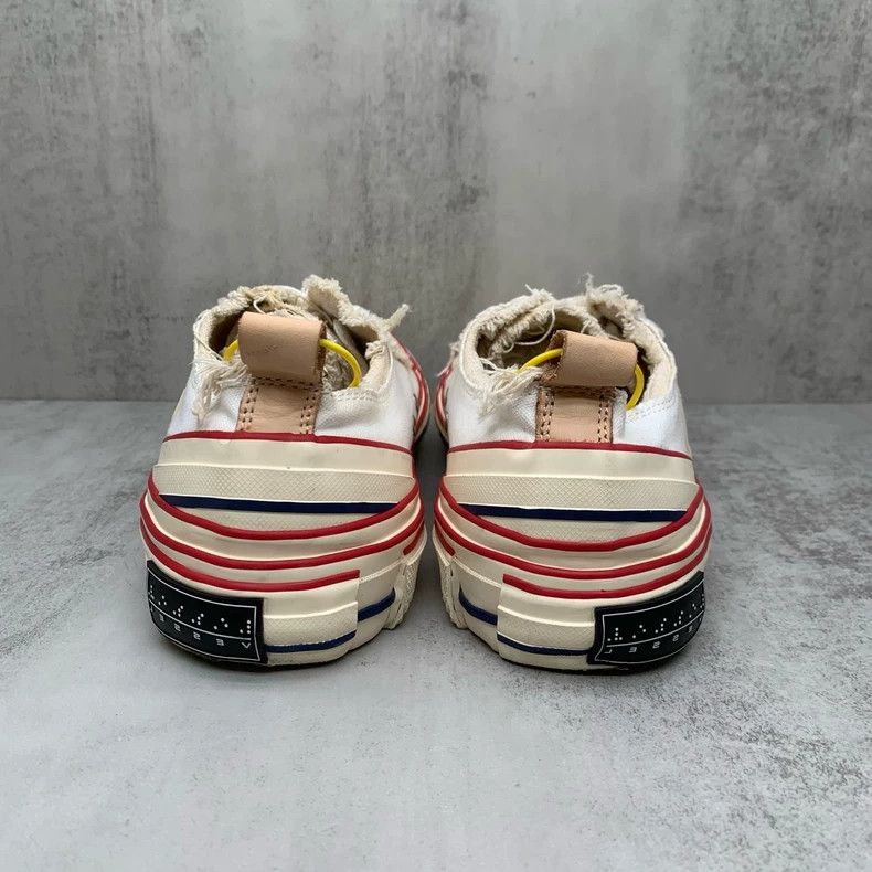 Common Projects White Canvas Sneakers with Red Stripes Size US 10.5 / EU 43-44 - 7 Thumbnail