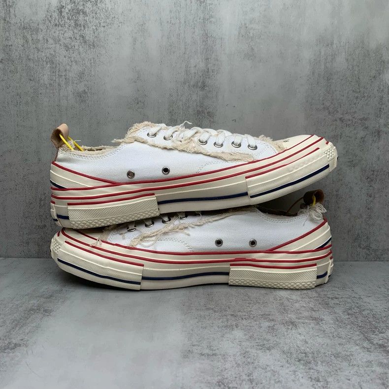 Common Projects White Canvas Sneakers with Red Stripes Size US 10.5 / EU 43-44 - 2 Thumbnail