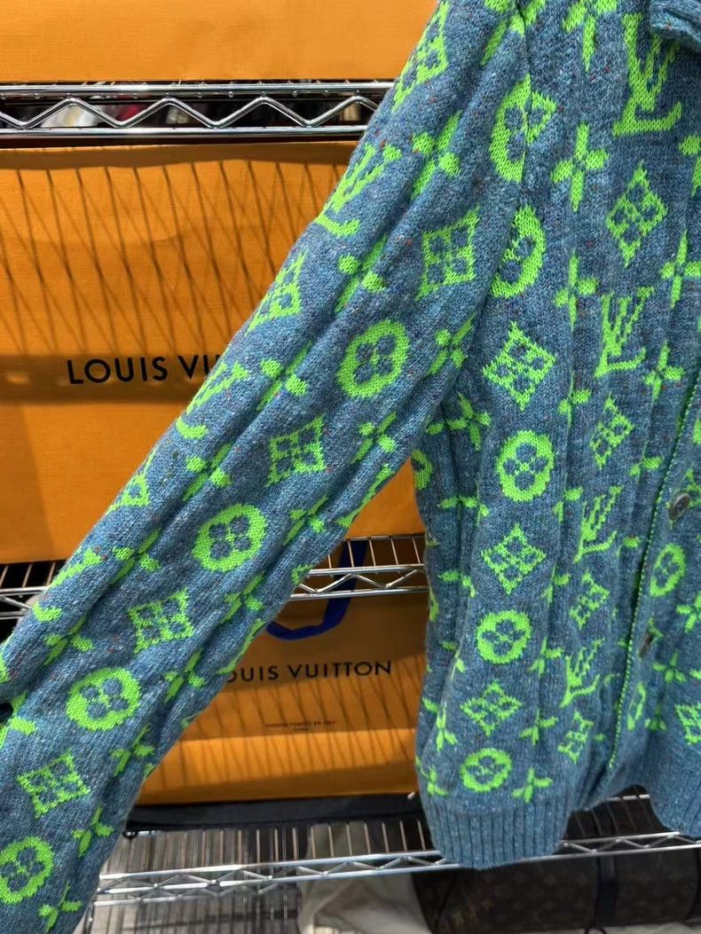 Louis Vuitton Louis Vuitton Wool Cardigan with Print Size US XXL / EU 58 / 5 - 5 Thumbnail