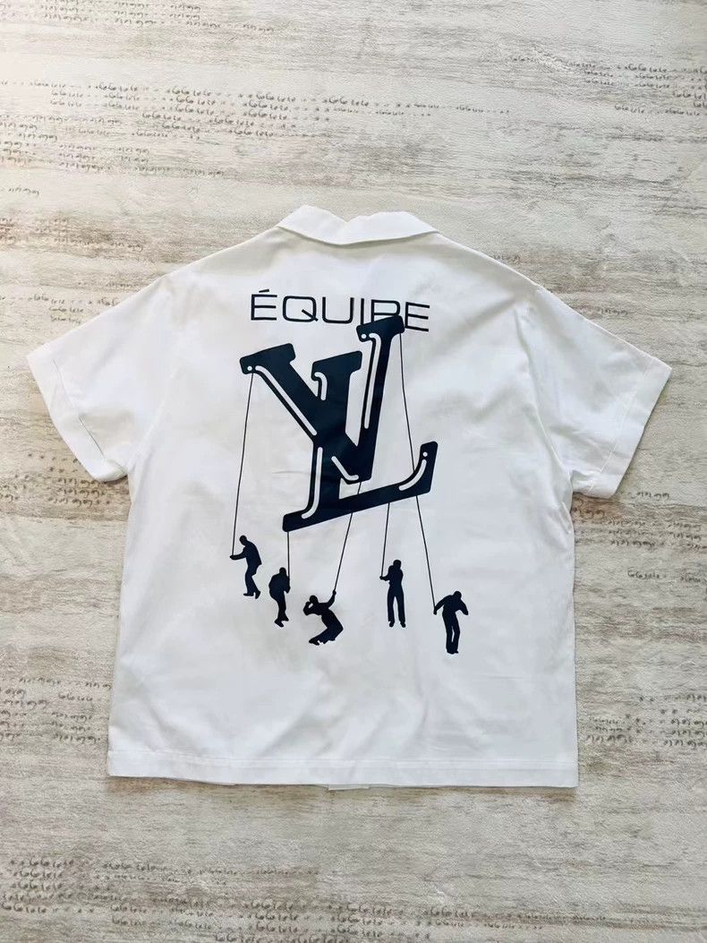 Louis Vuitton Louis Vuitton Short Sleeve Shirt with Logo Size US S / EU 44-46 / 1 - 4 Thumbnail