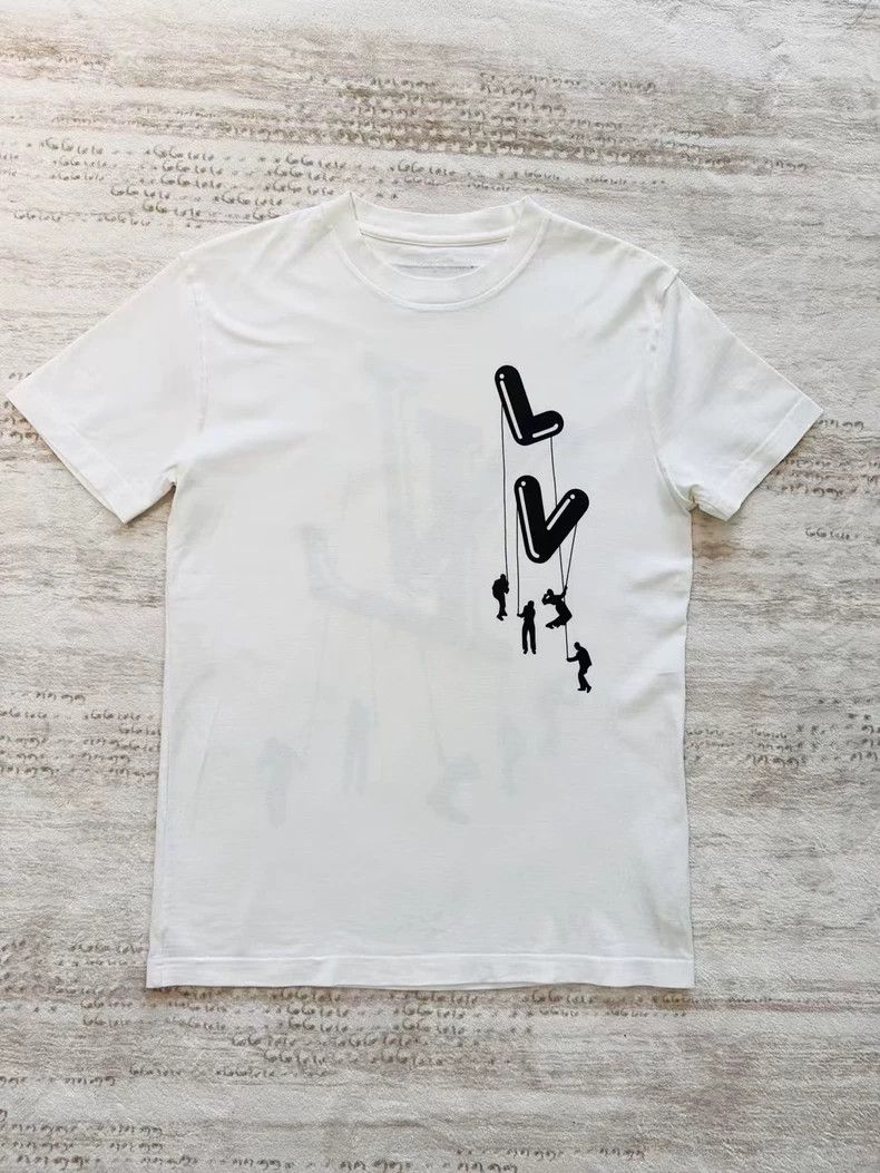 Louis Vuitton Louis Vuitton Short Sleeve Shirt with Logo Size US S / EU 44-46 / 1 - 6 Thumbnail