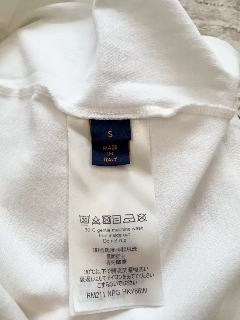 Louis Vuitton Louis Vuitton Short Sleeve Shirt with Logo Size US S / EU 44-46 / 1 - 8 Thumbnail