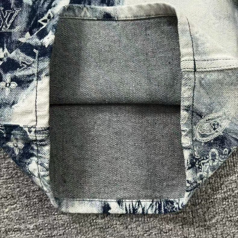 Louis Vuitton LV Tie-Dye Print Casual Shorts Size 30 Size US 30 / EU 46 - 6 Thumbnail
