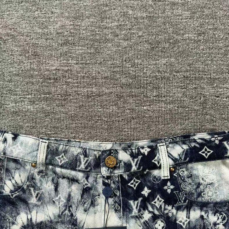 Louis Vuitton LV Tie-Dye Print Casual Shorts Size 30 Size US 30 / EU 46 - 3 Thumbnail