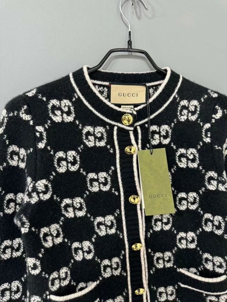 Gucci New Gucci Knit Cardigan with Floral Design Size US XS / EU 42 / 0 - 2 Thumbnail