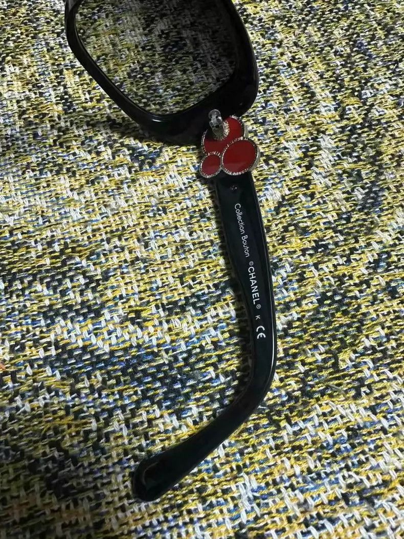 Chanel Chanel Sunglasses in Great Condition Size ONE SIZE - 6 Thumbnail
