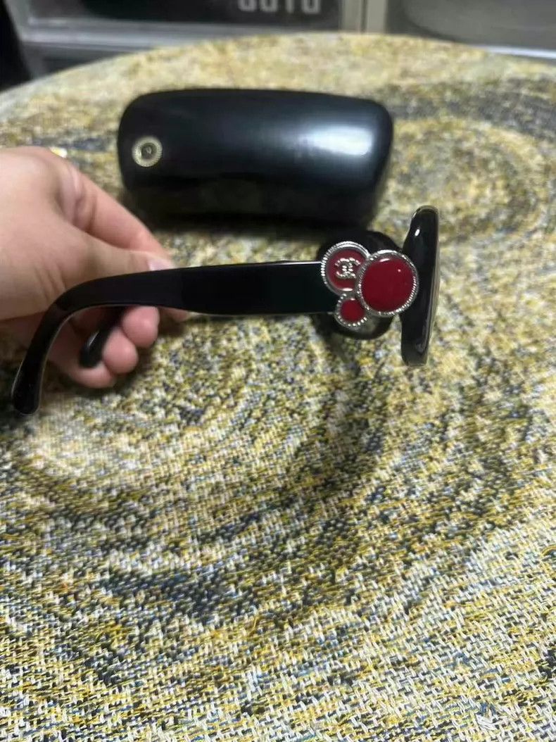 Chanel Chanel Sunglasses in Great Condition Size ONE SIZE - 7 Thumbnail