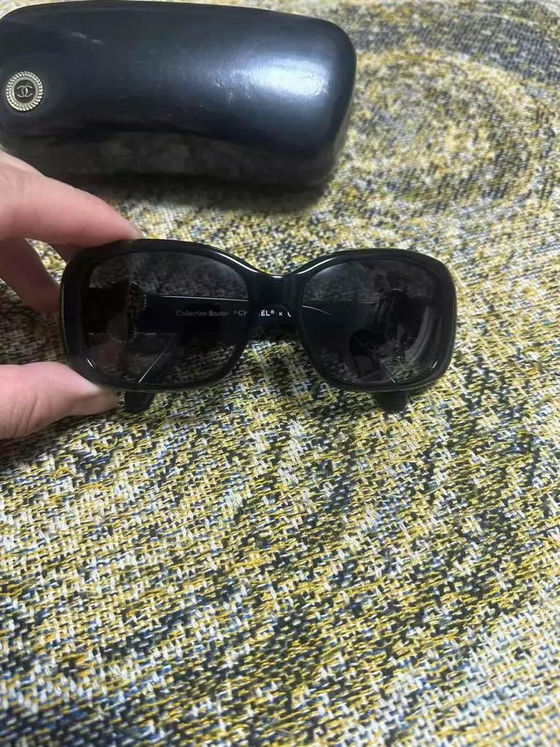 Chanel Chanel Sunglasses in Great Condition Size ONE SIZE - 2 Thumbnail