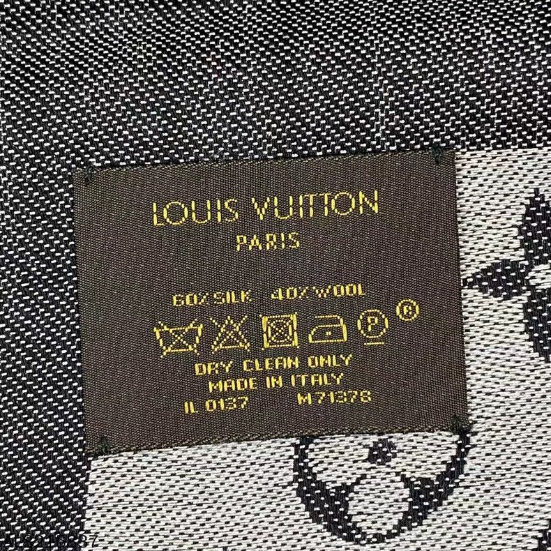 Louis Vuitton Louis Vuitton Printed Silk Scarf Size ONE SIZE - 5 Thumbnail