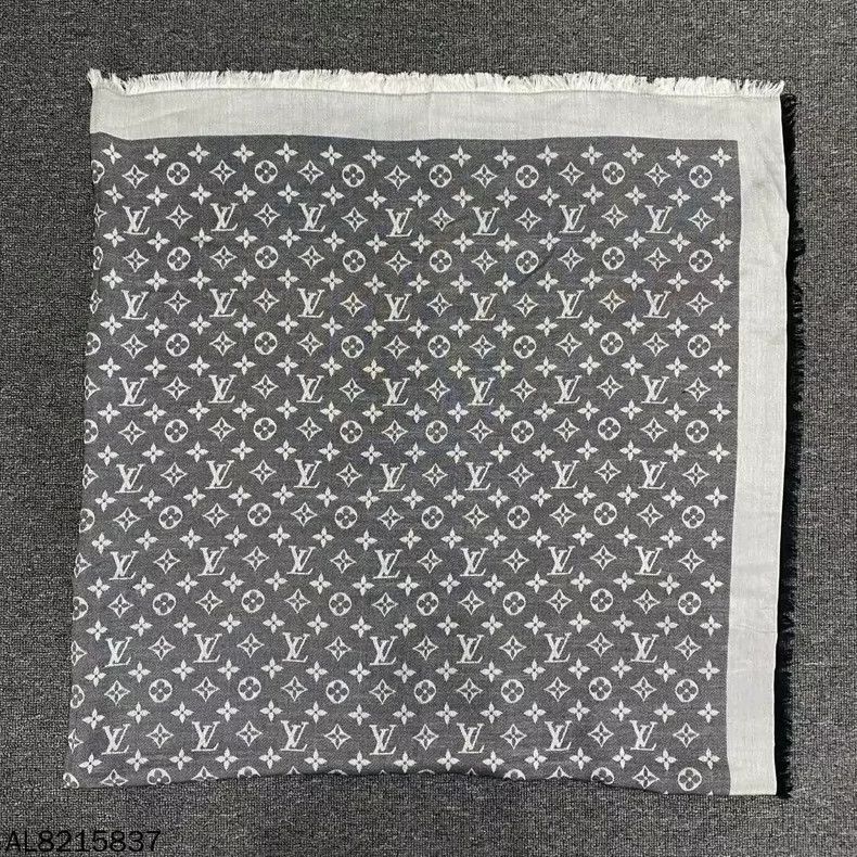 Louis Vuitton Louis Vuitton Printed Silk Scarf Size ONE SIZE - 2 Thumbnail