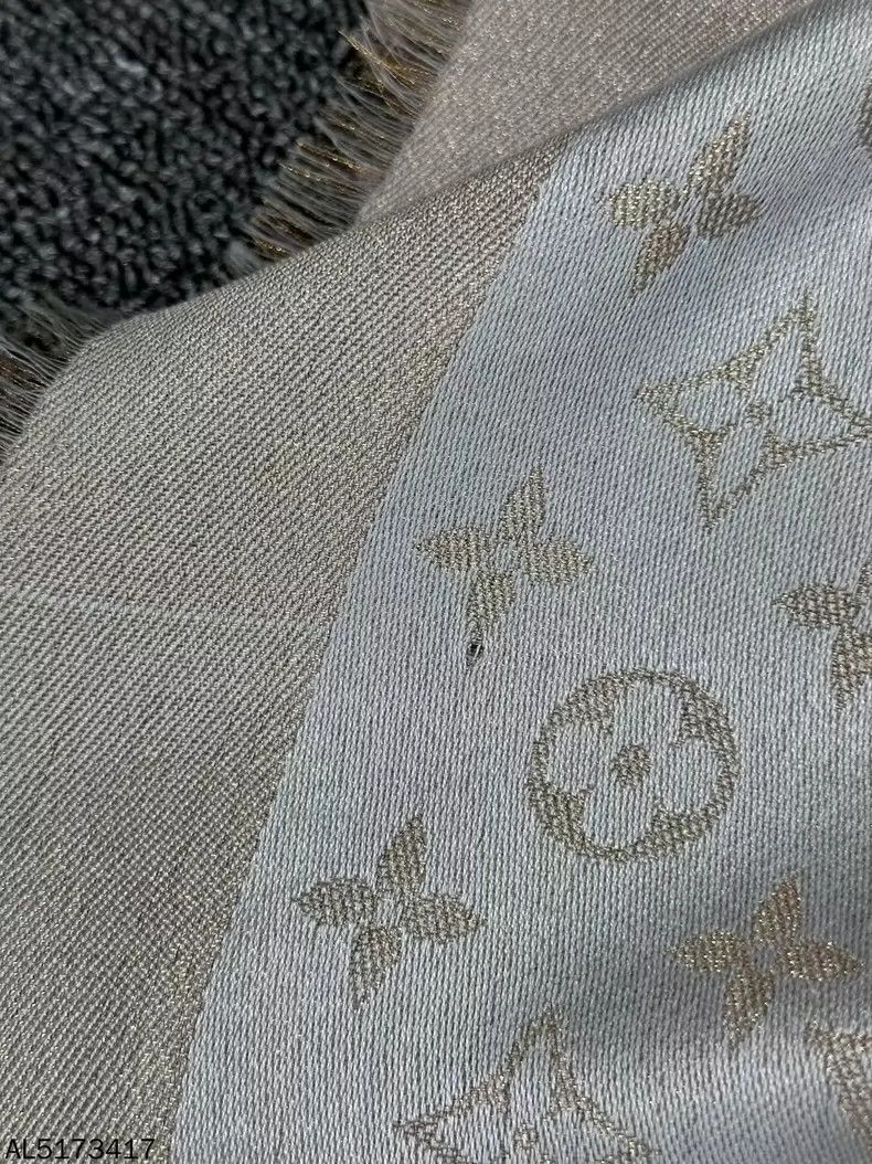 Louis Vuitton Louis Vuitton Printed Silk Scarf Size ONE SIZE - 6 Thumbnail