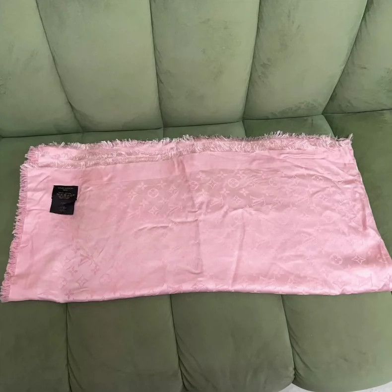 Louis Vuitton Louis Vuitton Pink Printed Scarf Size ONE SIZE - 3 Thumbnail