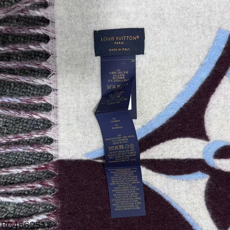 Louis Vuitton Louis Vuitton Reversible Logo Scarf Size ONE SIZE - 6 Thumbnail