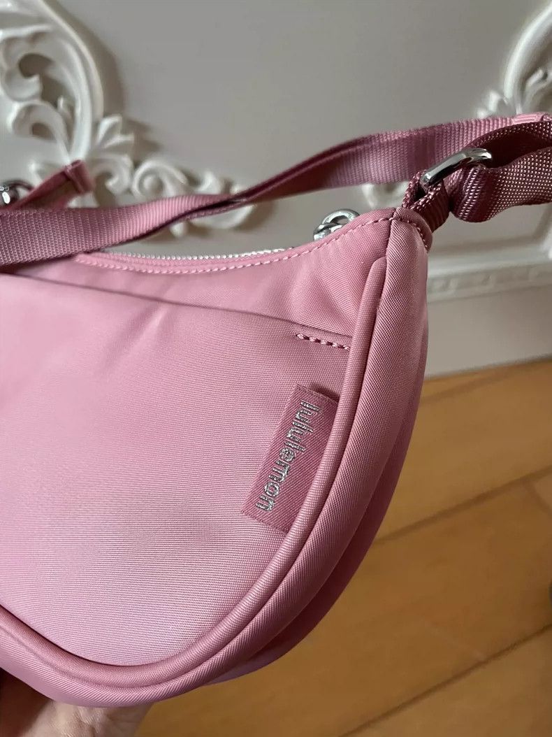 Anonymous Club Lululemon City Essentials Mini Shoulder Bag Size ONE SIZE - 4 Thumbnail