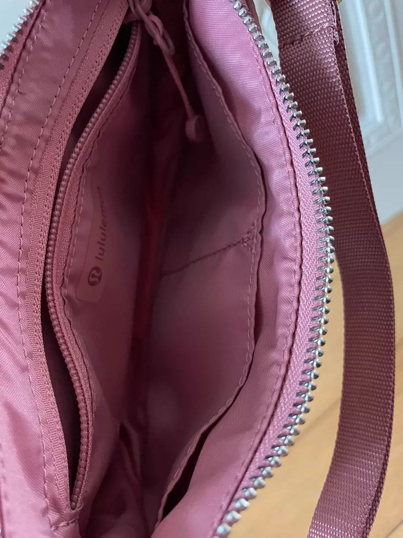Anonymous Club Lululemon City Essentials Mini Shoulder Bag Size ONE SIZE - 7 Thumbnail