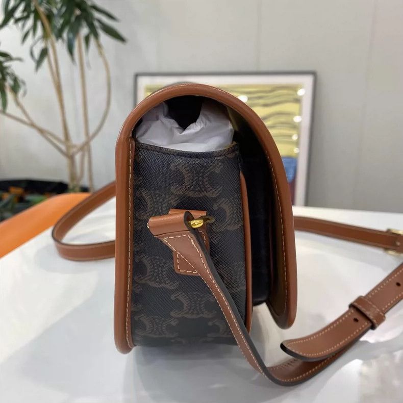 Celine Celine Vintage Triomphe Saddle Bag Size ONE SIZE - 4 Thumbnail