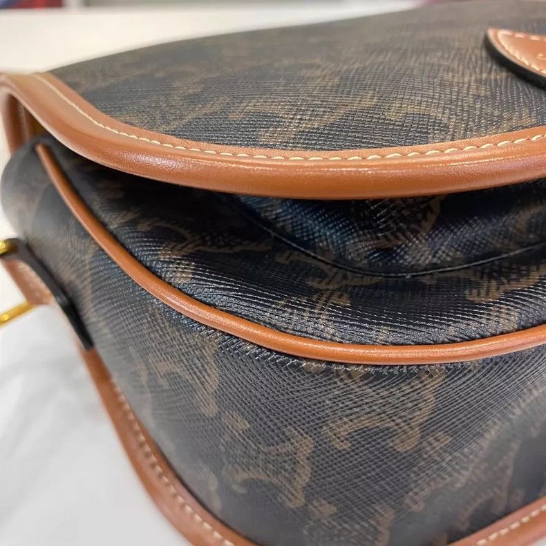 Celine Celine Vintage Triomphe Saddle Bag Size ONE SIZE - 7 Thumbnail
