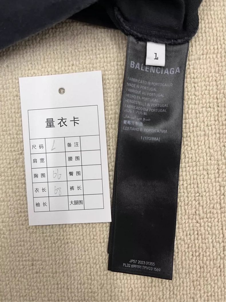 Balenciaga Balenciaga SS24 New Year Long Sleeve T-Shirt Size US S / EU 44-46 / 1 - 6 Thumbnail