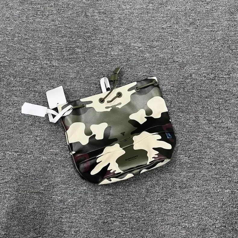 Burberry Burberry Camo Print Drawstring Handbag Size ONE SIZE - 2 Thumbnail