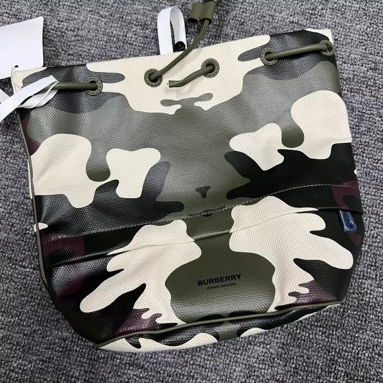 Burberry Burberry Camo Print Drawstring Handbag Size ONE SIZE - 4 Thumbnail