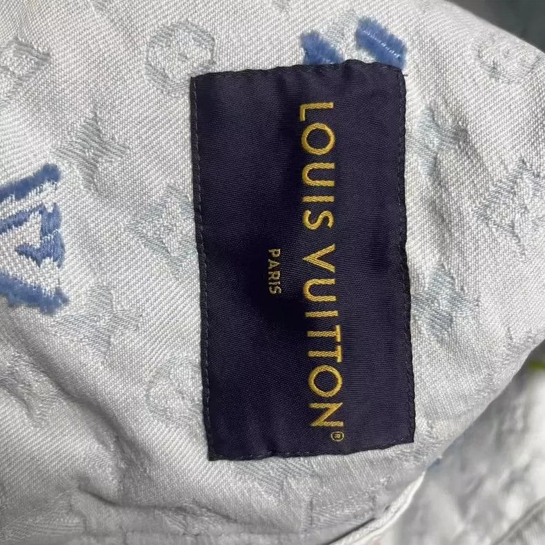 Louis Vuitton Louis Vuitton Light Blue Embroidered Denim Jacket Size US L / EU 52-54 / 3 - 3 Thumbnail