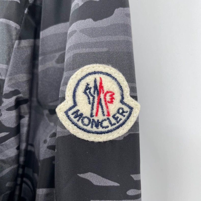 Moncler Moncler Camo Reversible Jacket with Sleeve Tag Size US M / EU 48-50 / 2 - 5 Thumbnail
