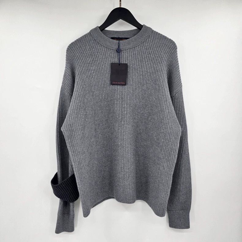 Louis Vuitton Louis Vuitton Gray Knit Sweater with Earth Design Size US S / EU 44-46 / 1 - 2 Thumbnail