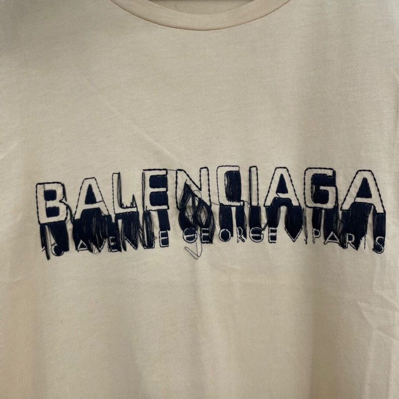 Balenciaga Balenciaga Beige Embroidered Short Sleeve T-Shirt Size US L / EU 52-54 / 3 - 3 Thumbnail