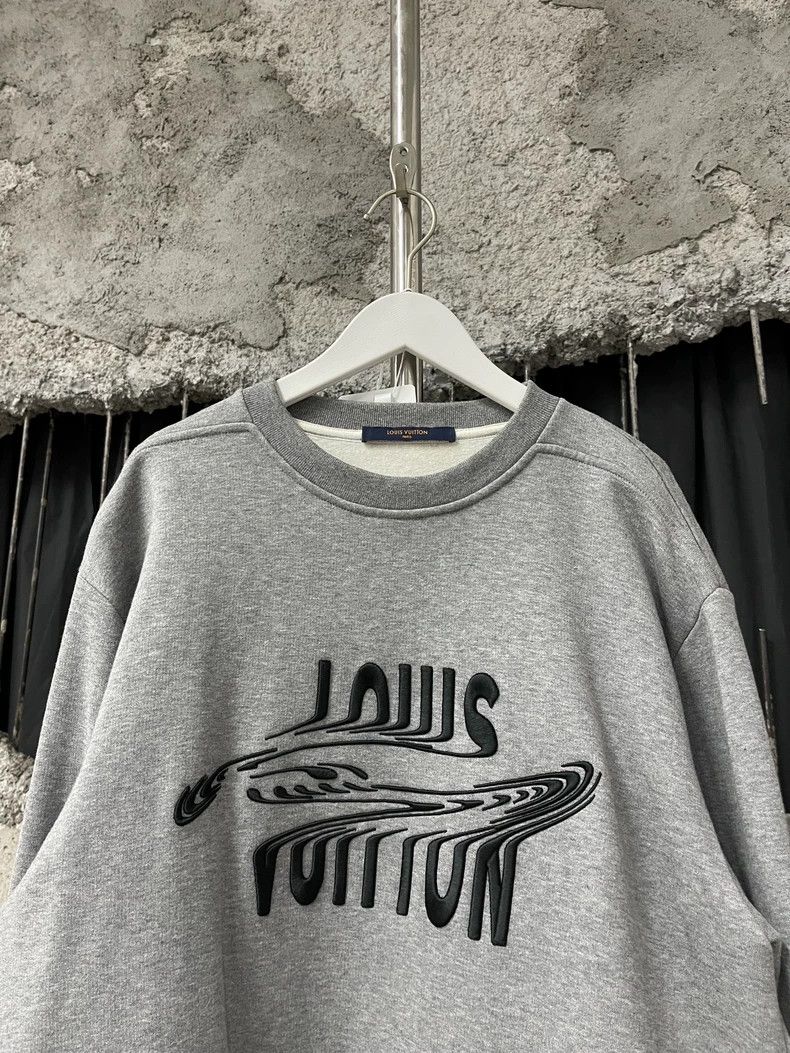 Louis Vuitton Louis Vuitton Embroidered Sweatshirt Grey Size US M / EU 48-50 / 2 - 3 Thumbnail