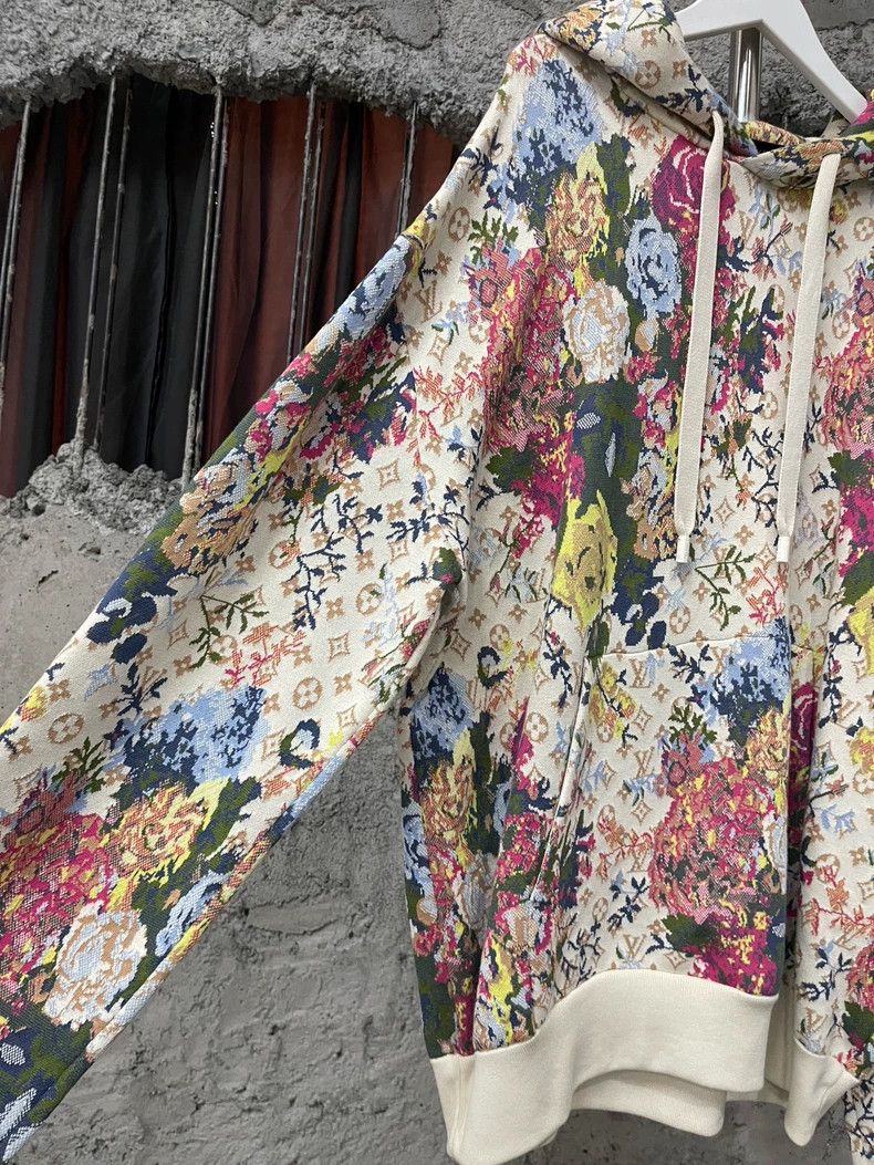 Louis Vuitton Louis Vuitton Floral Hoodie Sweatshirt Size US L / EU 52-54 / 3 - 5 Thumbnail