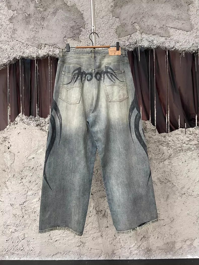 Balenciaga Balenciaga Dragon Pattern Denim Pants Size US 26 / EU 42 - 2 Thumbnail