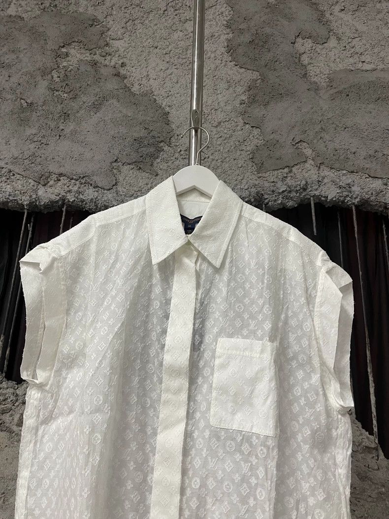 Louis Vuitton Louis Vuitton Sleeveless Shirt with Pattern Size US M / EU 48-50 / 2 - 3 Thumbnail