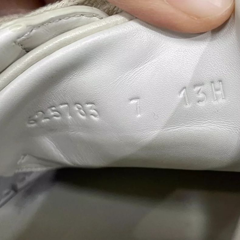 Gucci Gucci White Sneakers with Red Logo Size US 7 / EU 40 - 8 Thumbnail