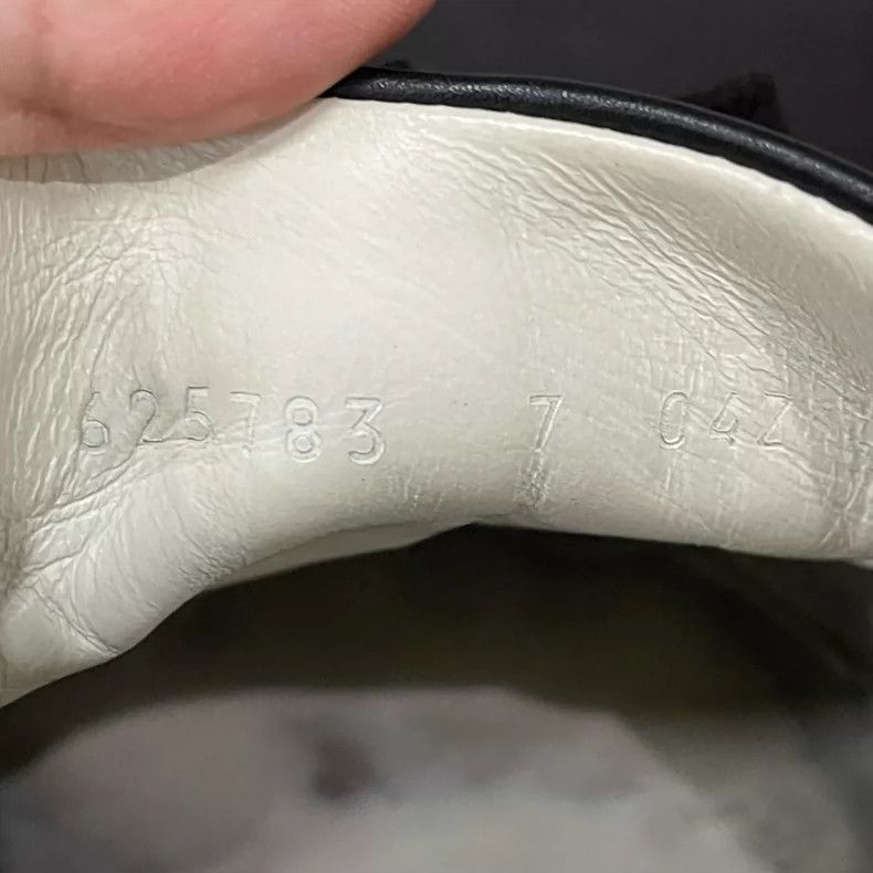 Gucci Gucci Black Sneakers with Green Accents Size US 7 / EU 40 - 8 Thumbnail