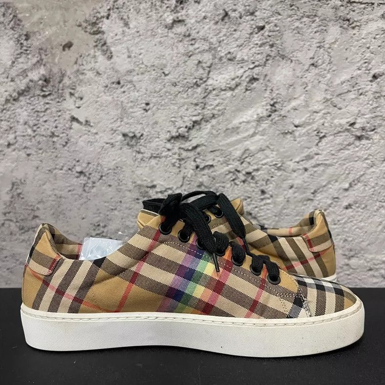 Burberry Burberry Rainbow Check Sneakers Size 38 Size US 6 / EU 39 - 4 Thumbnail