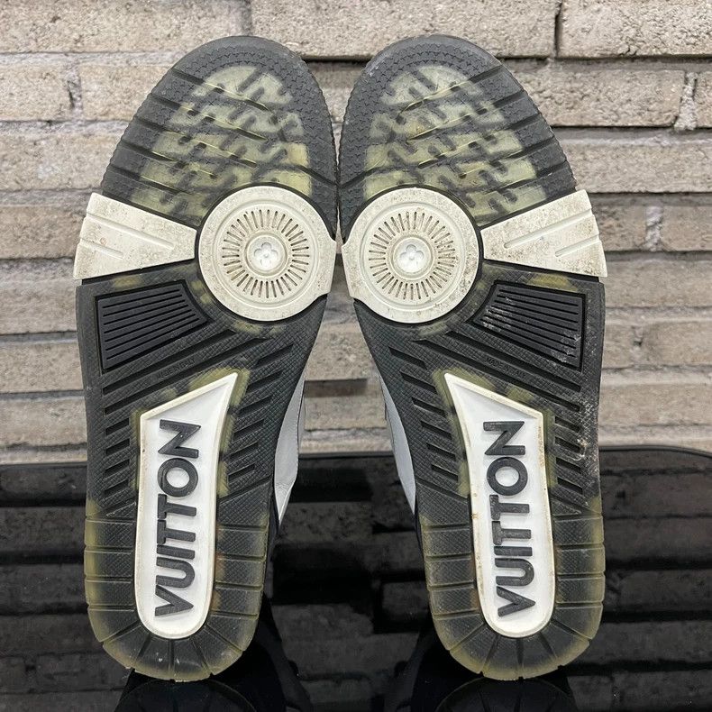 Louis Vuitton Louis Vuitton Black and White Sneakers for Sale Size US 10 / EU 43 - 7 Thumbnail