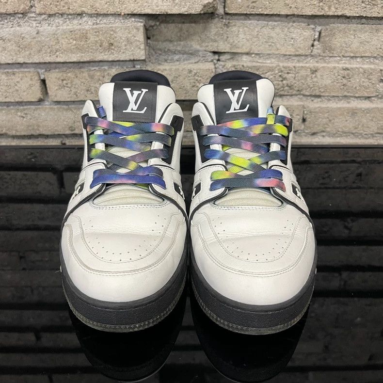 Louis Vuitton Louis Vuitton Black and White Sneakers for Sale Size US 10 / EU 43 - 6 Thumbnail