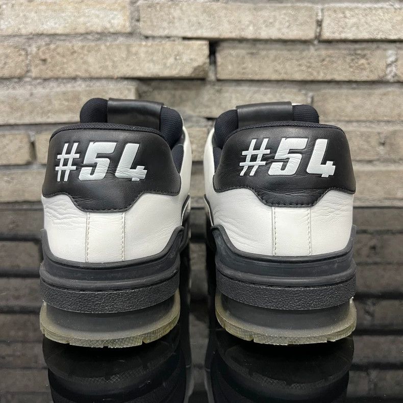 Louis Vuitton Louis Vuitton Black and White Sneakers for Sale Size US 10 / EU 43 - 3 Thumbnail