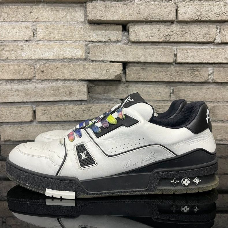 Louis Vuitton Louis Vuitton Black and White Sneakers for Sale Size US 10 / EU 43 - 2 Thumbnail